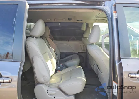 2015 Toyota Sienna Xle z USA, uszkodzony, nr VIN 5TDYK3DC2FS668049